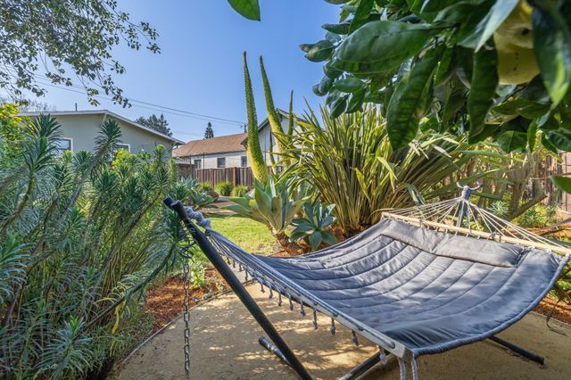 878 57TH STREET, Oakland, CA 94608