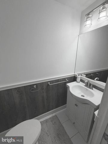 854 PHILLIPS RD, Warminster, PA 18974