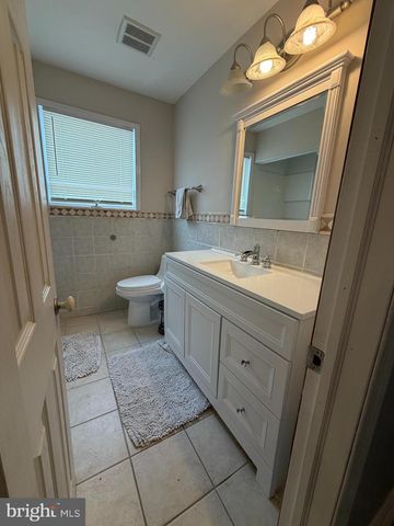 854 PHILLIPS RD, Warminster, PA 18974