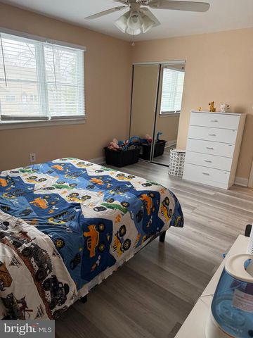 854 PHILLIPS RD, Warminster, PA 18974