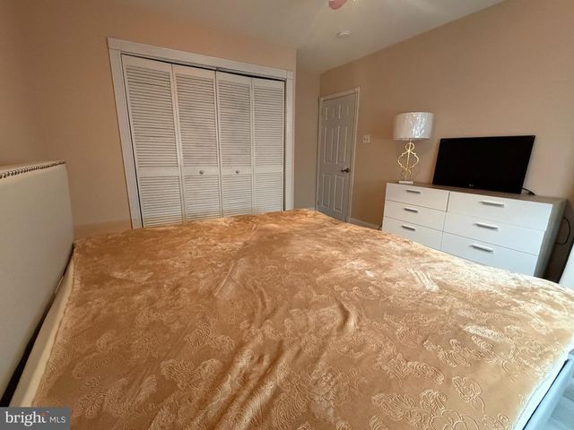 854 PHILLIPS RD, Warminster, PA 18974