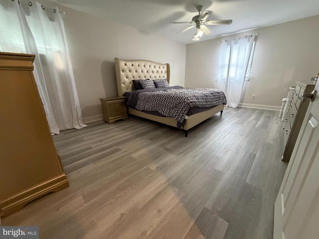 854 PHILLIPS RD, Warminster, PA 18974