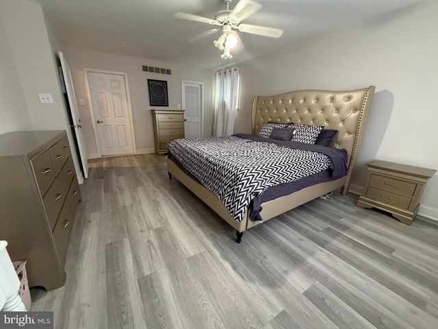 854 PHILLIPS RD, Warminster, PA 18974