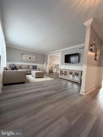 854 PHILLIPS RD, Warminster, PA 18974