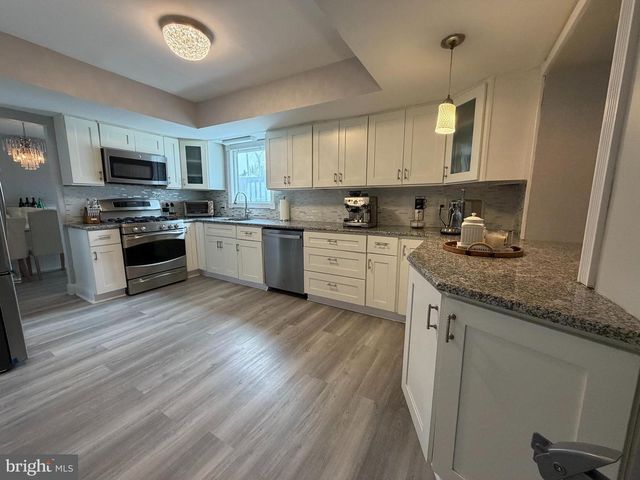 854 PHILLIPS RD, Warminster, PA 18974