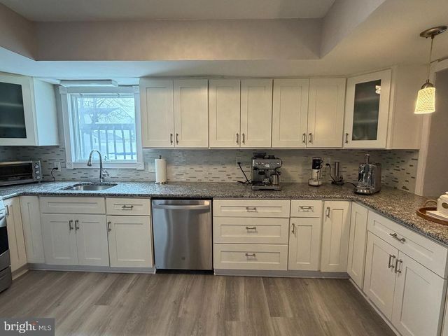 854 PHILLIPS RD, Warminster, PA 18974