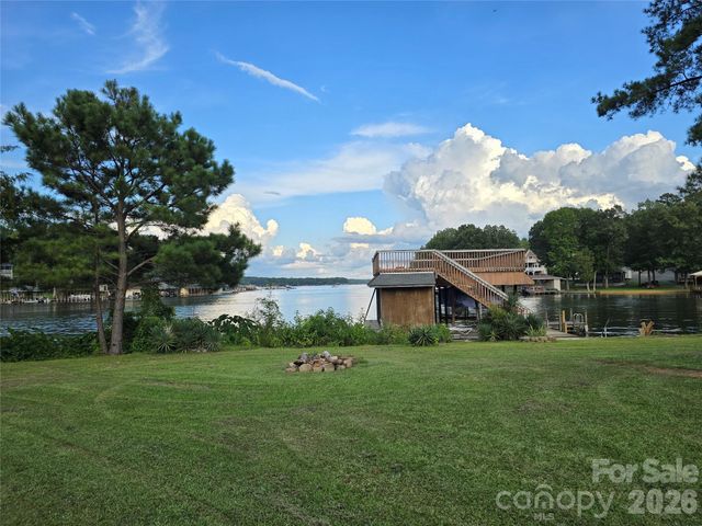 128 Curran Point Drive, Norwood, NC 28128