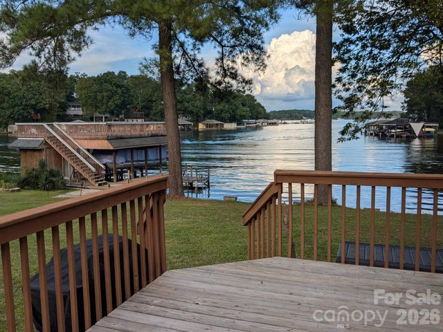128 Curran Point Drive, Norwood, NC 28128