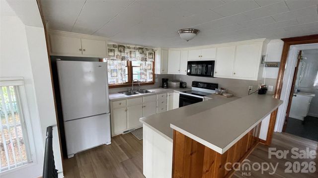 128 Curran Point Drive, Norwood, NC 28128