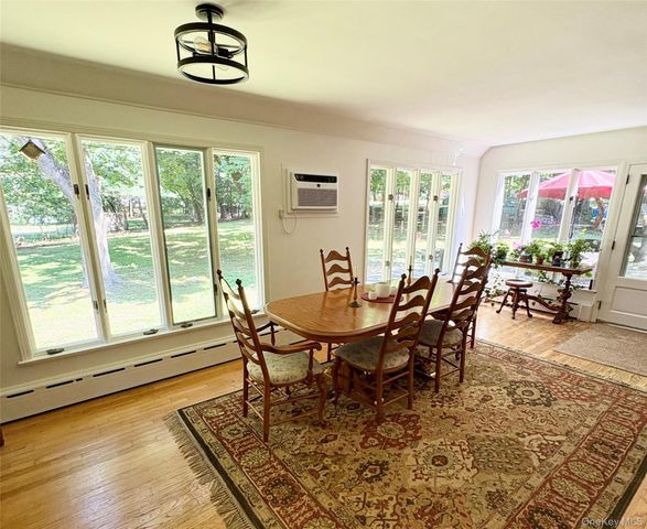 10 LINDA Drive, Montebello, NY 10901