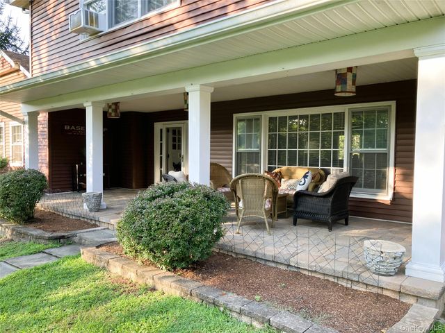 10 LINDA Drive, Montebello, NY 10901