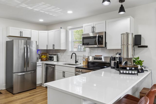 4003 Cedar Cir, Nashville, TN 37218