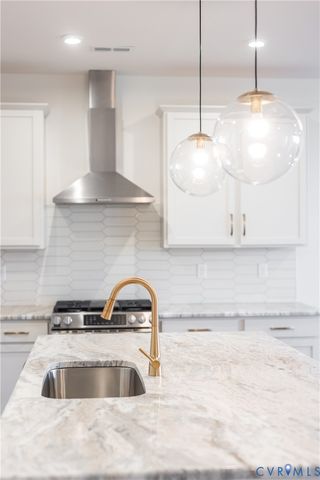 18728 Palisades Cove Trl, Moseley, VA 23120