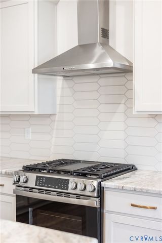 18728 Palisades Cove Trl, Moseley, VA 23120