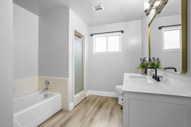 407 W H St, Oakdale, CA 95361