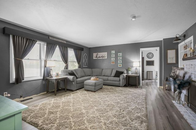 407 W H St, Oakdale, CA 95361