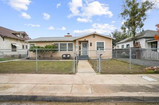 407 W H St, Oakdale, CA 95361