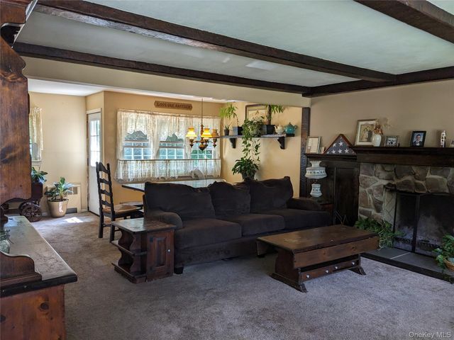 2 Rhode Island Avenue, Massapequa, NY 11758