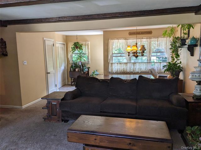 2 Rhode Island Avenue, Massapequa, NY 11758