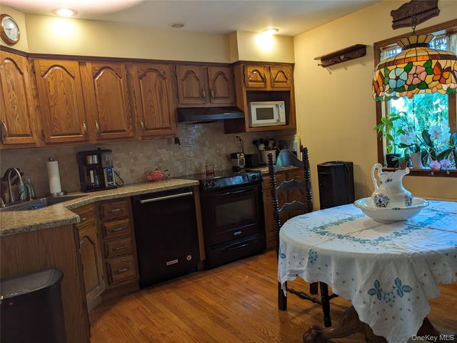 2 Rhode Island Avenue, Massapequa, NY 11758