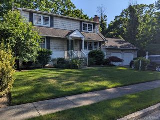 2 Rhode Island Avenue, Massapequa, NY 11758