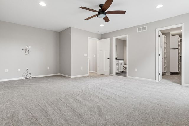 18072 Hyde Park Avenue, Lakeville, MN 55044