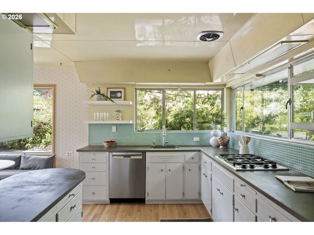 3140 Ne ALAMEDA St, Portland, OR 97212