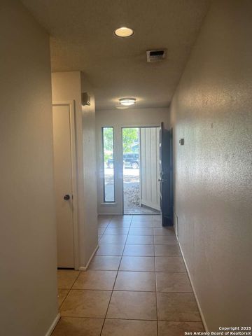 15215 Bent Moss, San Antonio, TX 78232