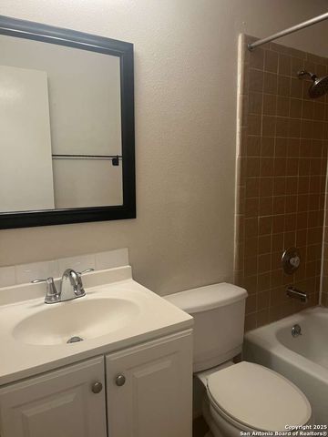 15215 Bent Moss, San Antonio, TX 78232