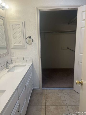 15215 Bent Moss, San Antonio, TX 78232