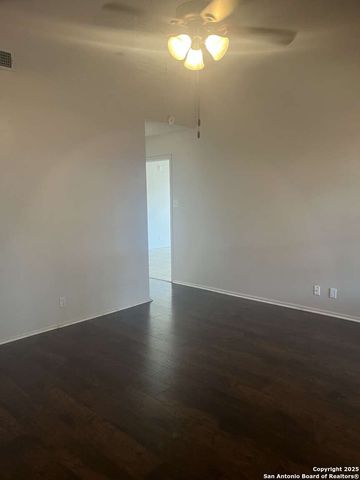 15215 Bent Moss, San Antonio, TX 78232