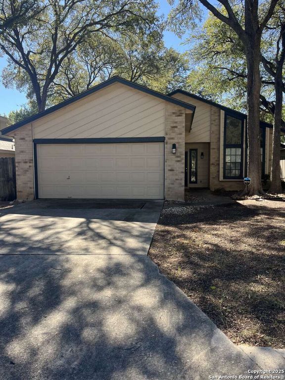 15215 Bent Moss, San Antonio, TX 78232