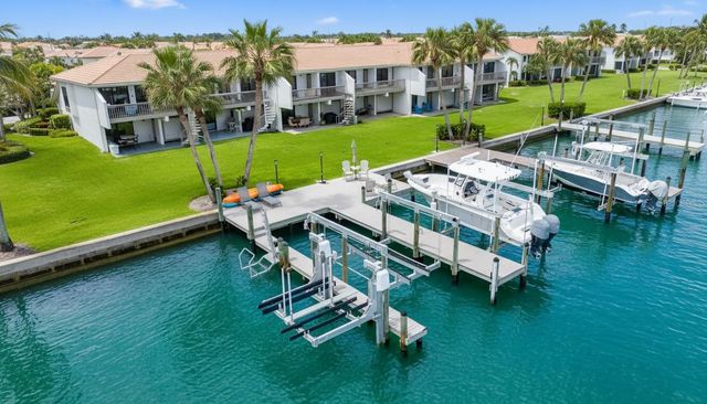160 MARINA DEL REY COURT, Clearwater Beach, FL 33767