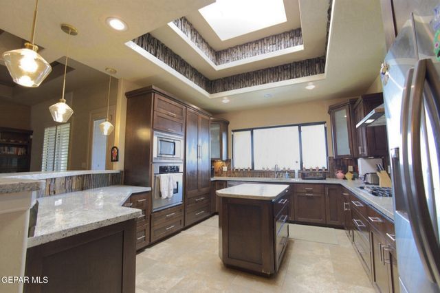 14200 RAINBOW POINT Drive, El Paso, TX 79938