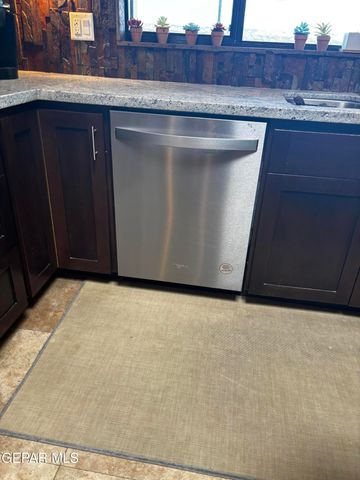 14200 RAINBOW POINT Drive, El Paso, TX 79938