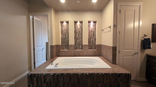 14200 RAINBOW POINT Drive, El Paso, TX 79938