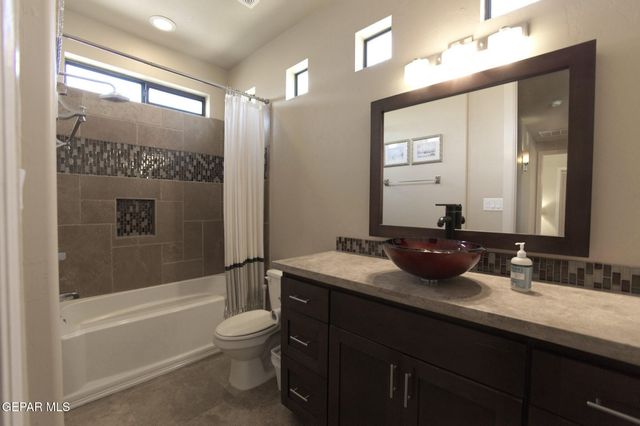 14200 RAINBOW POINT Drive, El Paso, TX 79938