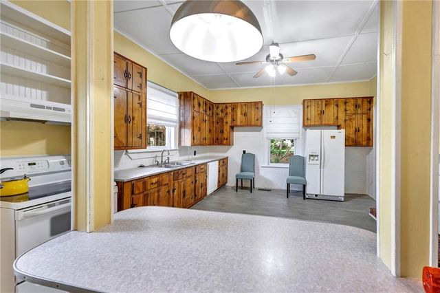 41 Poplar Street, Porterdale, GA 30014