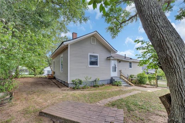 41 Poplar Street, Porterdale, GA 30014