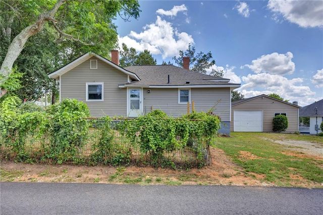 41 Poplar Street, Porterdale, GA 30014