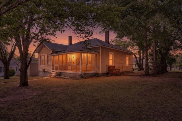 41 Poplar Street, Porterdale, GA 30014