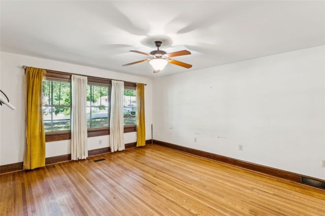 321 S Pine Street, Walhalla, SC 29691