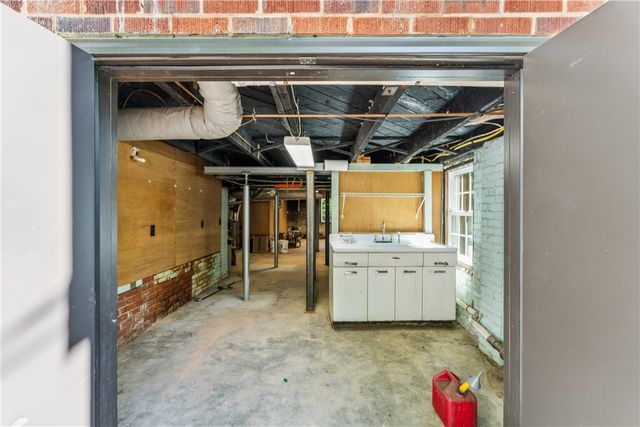 321 S Pine Street, Walhalla, SC 29691