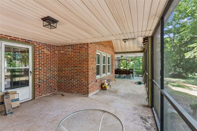 321 S Pine Street, Walhalla, SC 29691