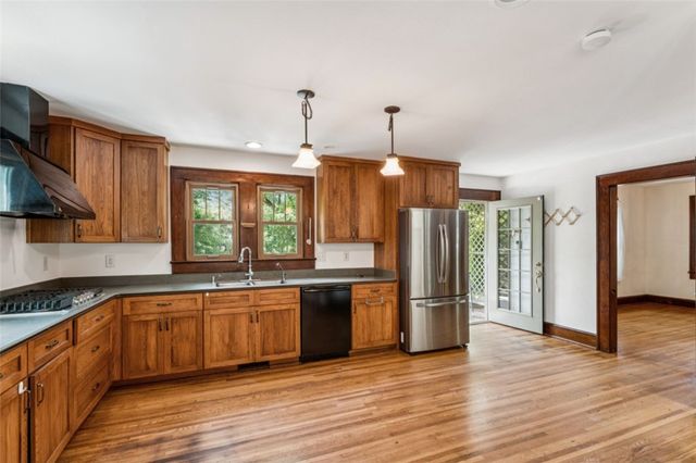 321 S Pine Street, Walhalla, SC 29691