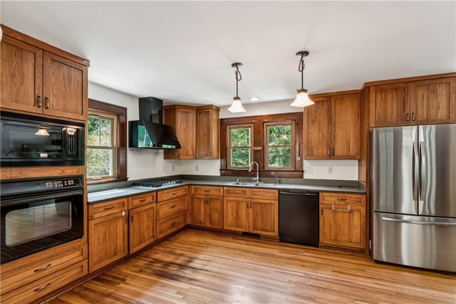 321 S Pine Street, Walhalla, SC 29691