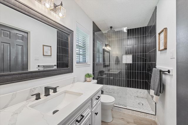 503 West Street, Sealy, TX 77474