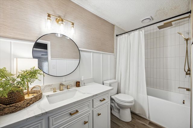 503 West Street, Sealy, TX 77474