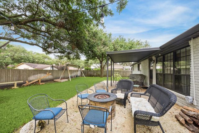 503 West Street, Sealy, TX 77474