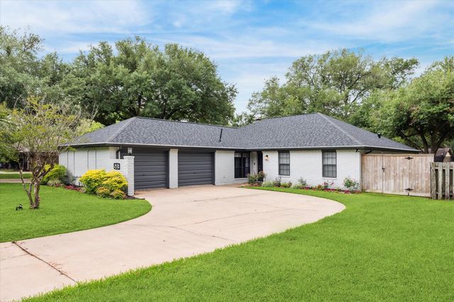 503 West Street, Sealy, TX 77474